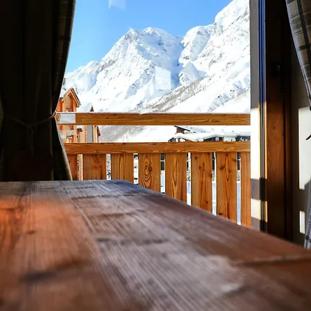 Les De Rose Chalet